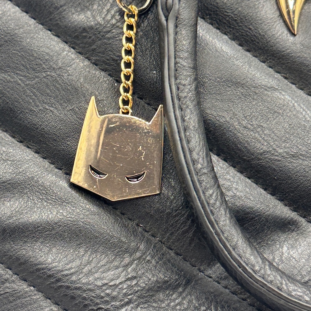 DC Batman Dome Handbag - Picture 6 of 9